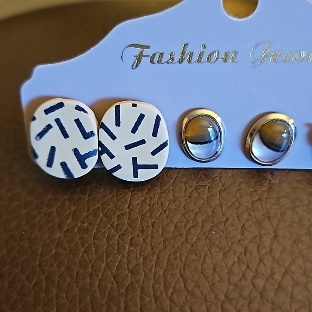 3/$30 Three Pair Wood Owl Two-tone Glass Cabochon Oval Post Earrings - Picture 2 of 5